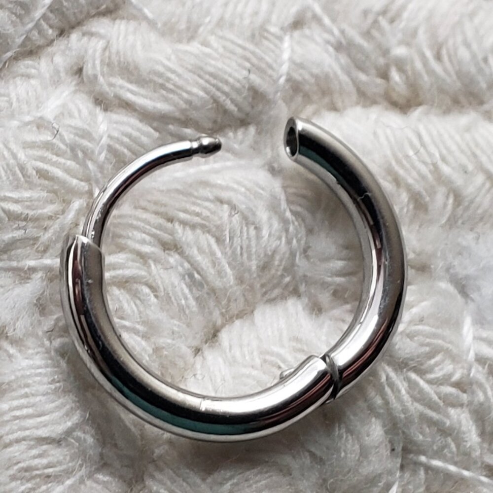 Handmade Stainless steel 10mm Anchor hoop locking earring - Picture 5 of 5